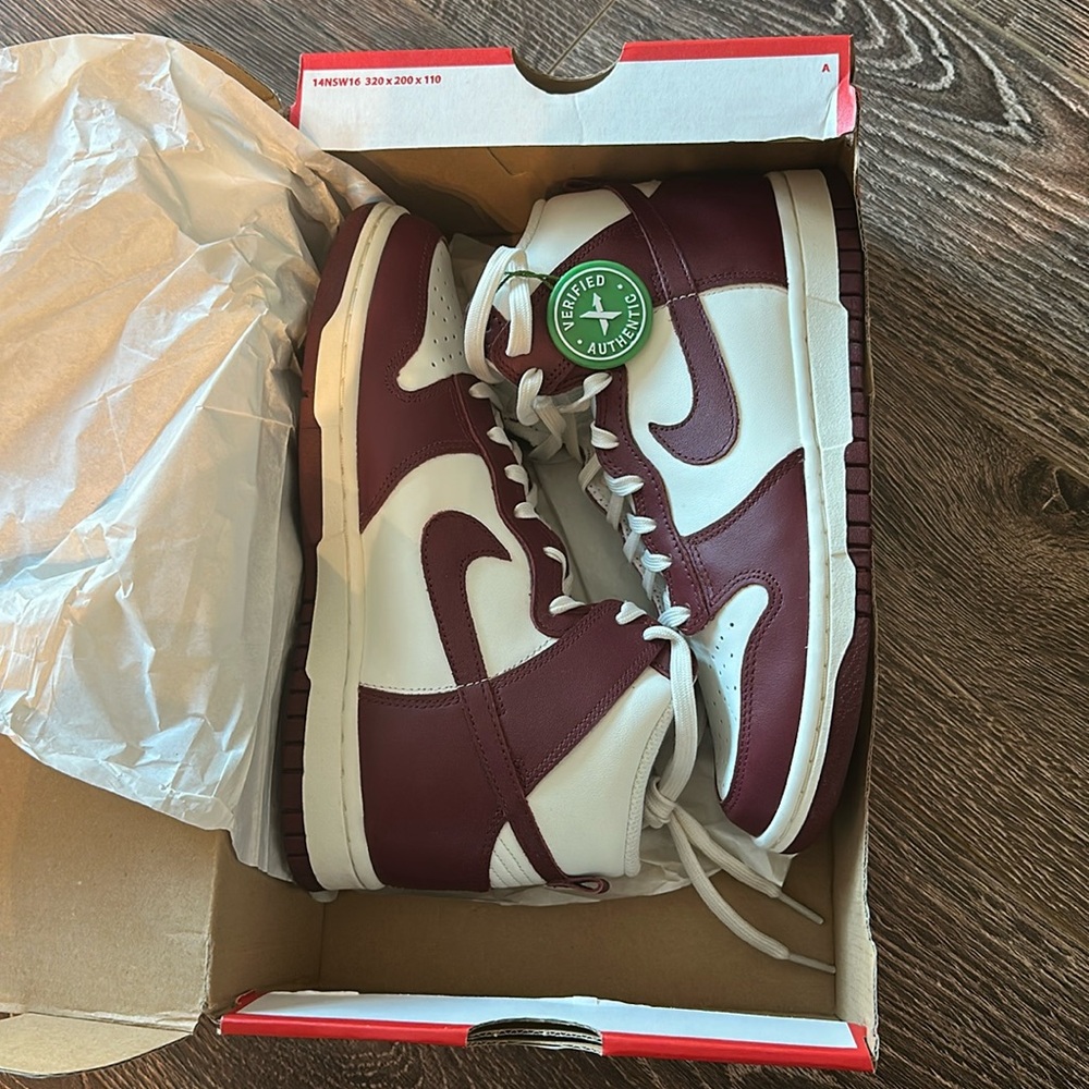 Nike Dunk High Top in Team Red/Pale Ivory (Burgundy and White)